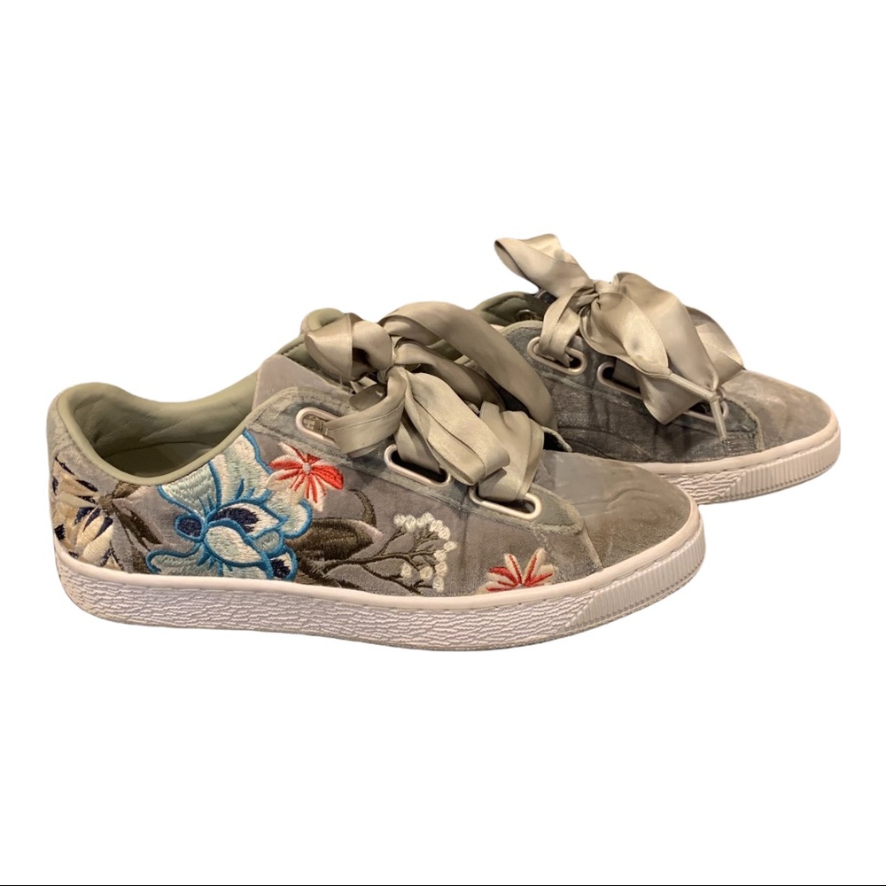Puma Women’s Basket Heart Hyper Velvet Embroidered Sneakers Sz 8 Gently Used